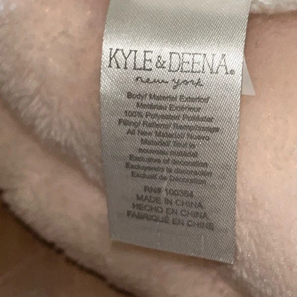 Kyle & Deena Pink and Gray Blanket Set - Picture 5 of 5